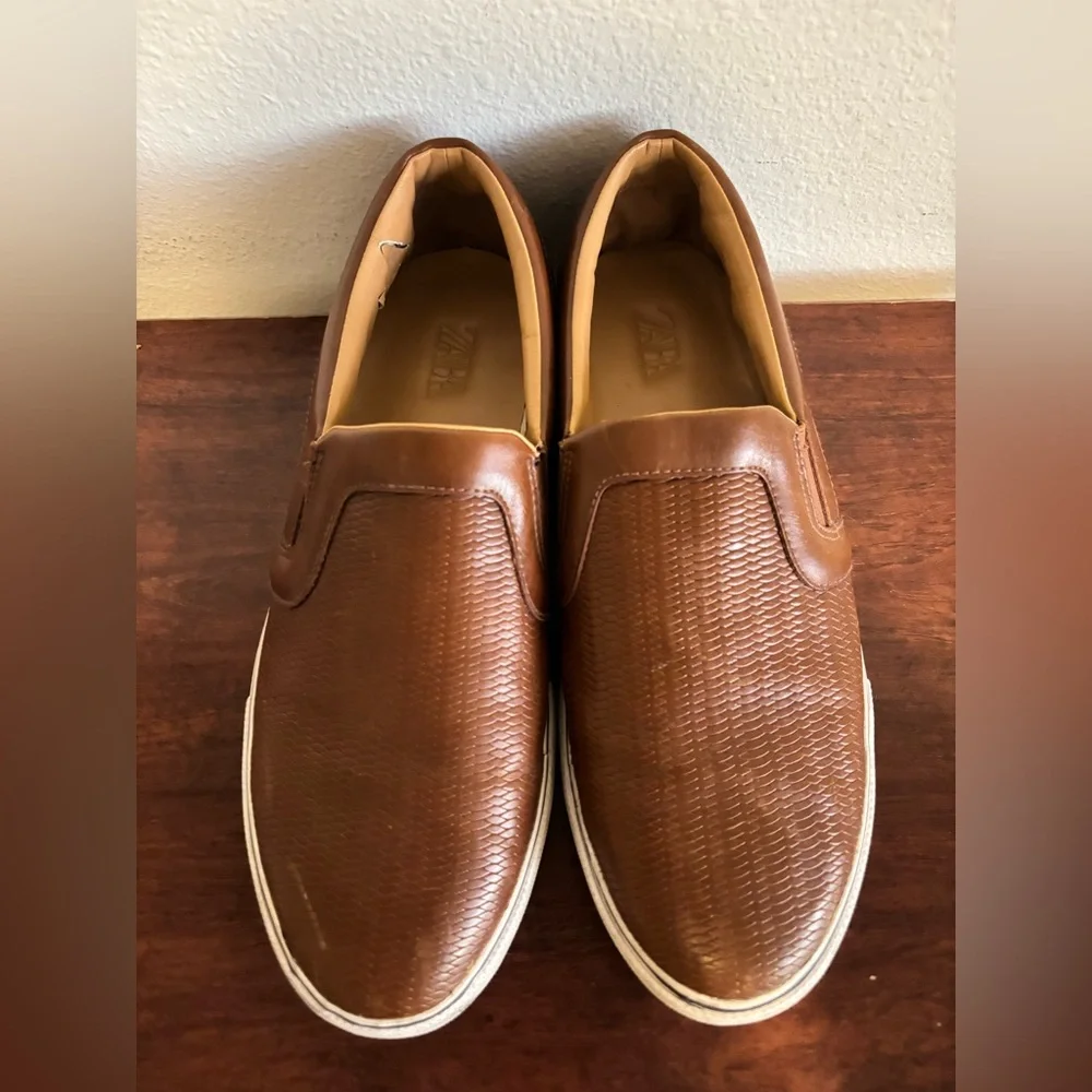 ZARA MENS LEATHER SLIP ON SHOES SZ 9
